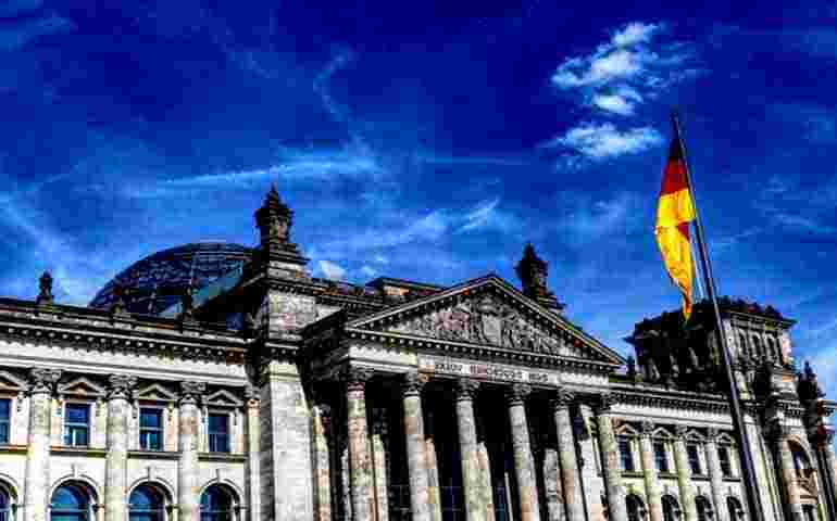 The biggest collapse of the financial system in Germany